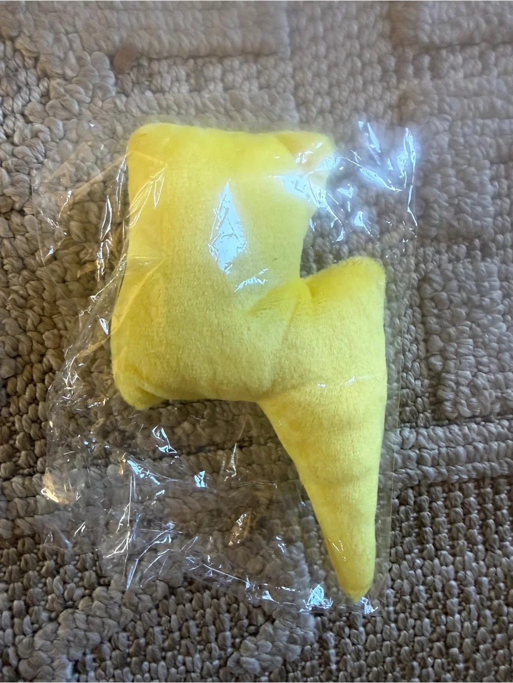 New small Bright Yellow Plush Star/Lightning Toy for kids or dog pet